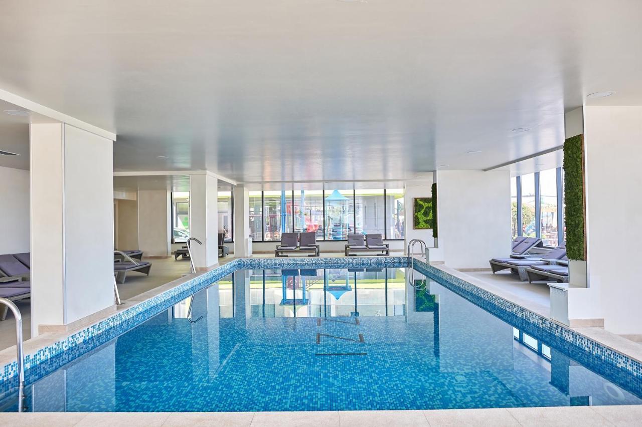 Fancy Apartment In Spa N Pool Beach Resort Mamaia Bagian luar foto