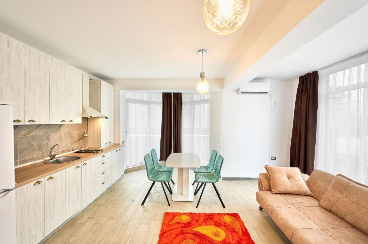 Fancy Apartment In Spa N Pool Beach Resort Mamaia Bagian luar foto