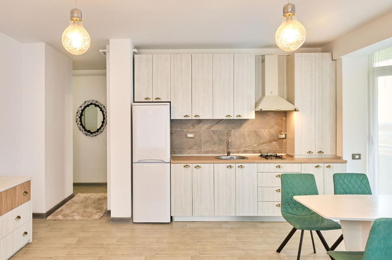Fancy Apartment In Spa N Pool Beach Resort Mamaia Bagian luar foto
