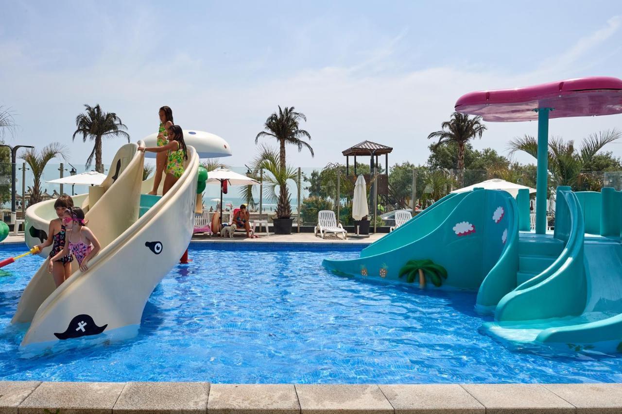 Fancy Apartment In Spa N Pool Beach Resort Mamaia Bagian luar foto